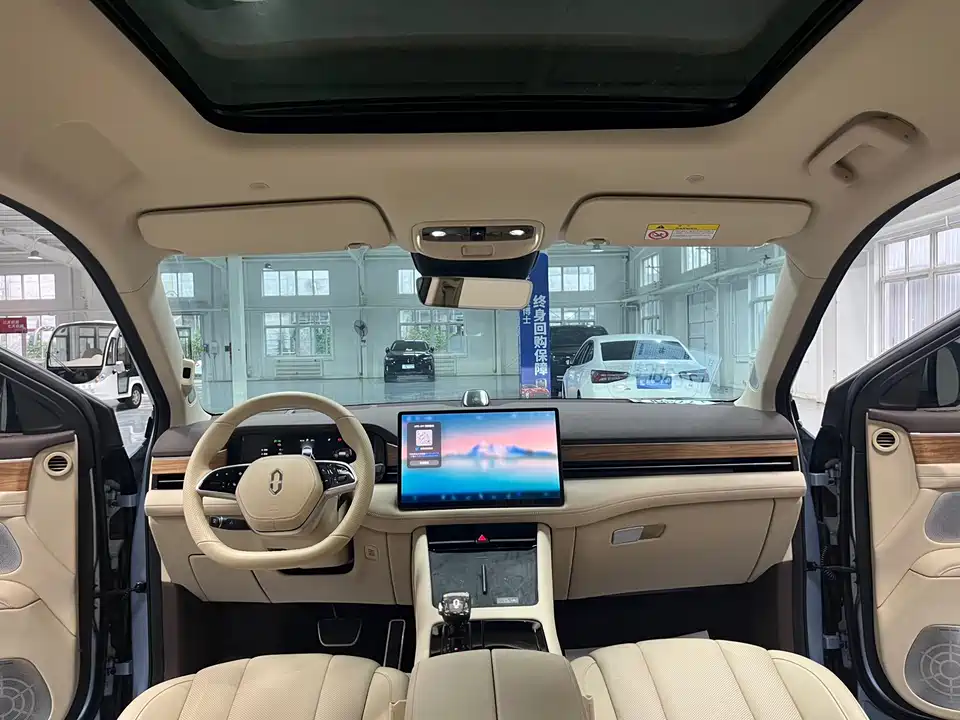 AITO Ask the world M7