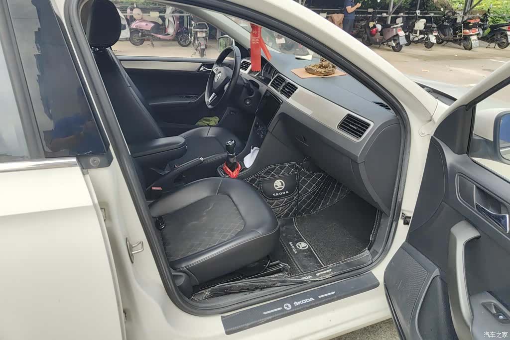Skoda Rapid, 2019 8