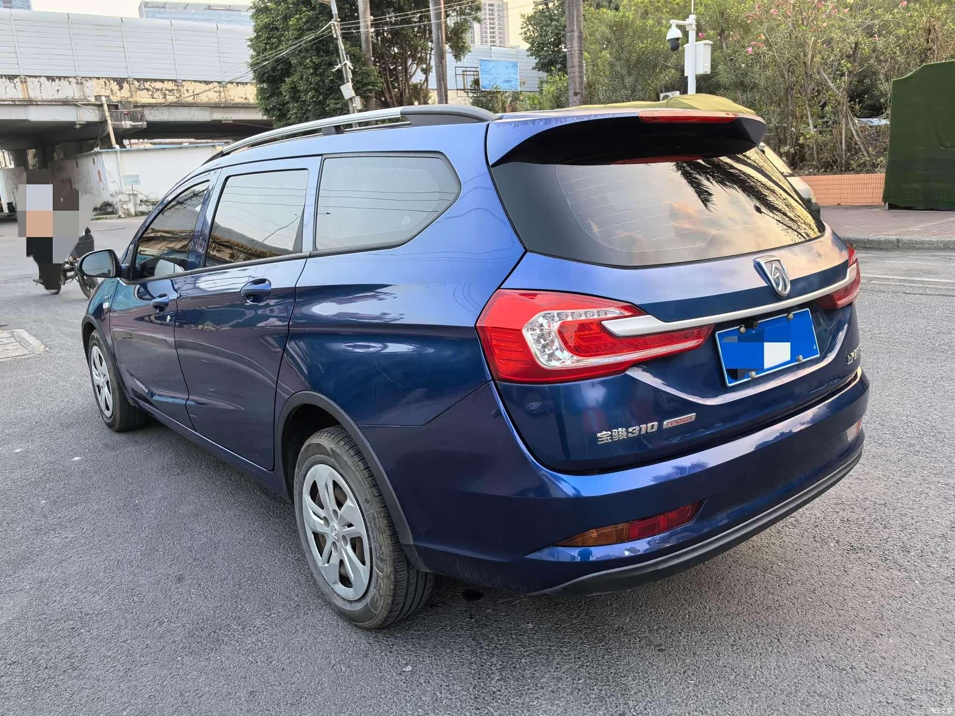 Wuling 310W, 2018 4
