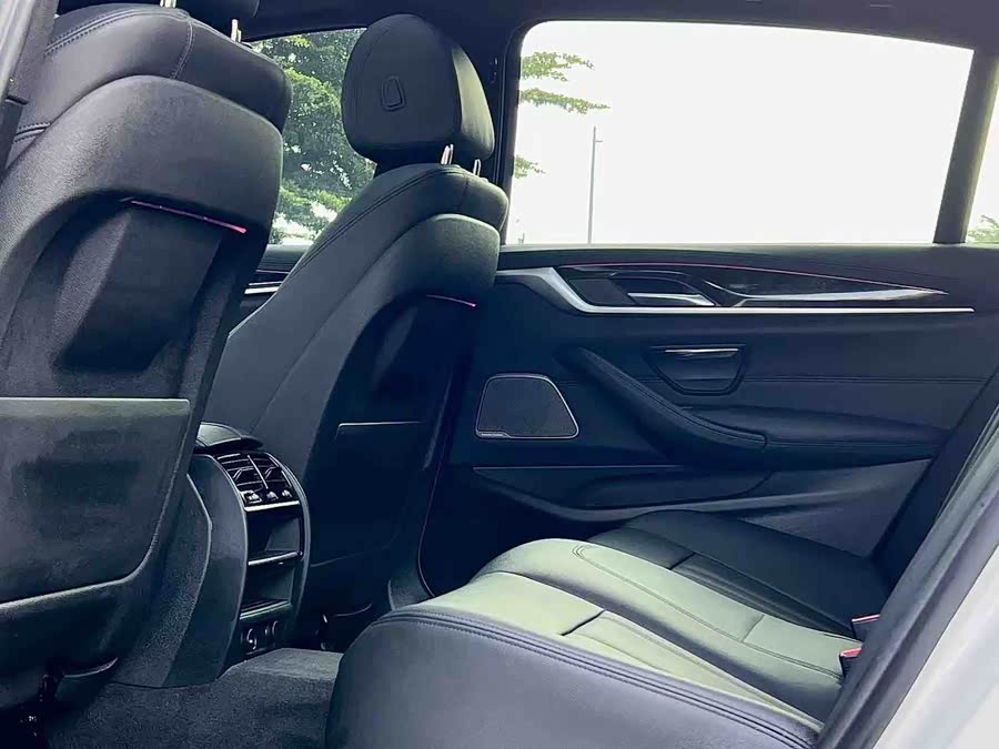 BMW 5 Series 2018, фото 5