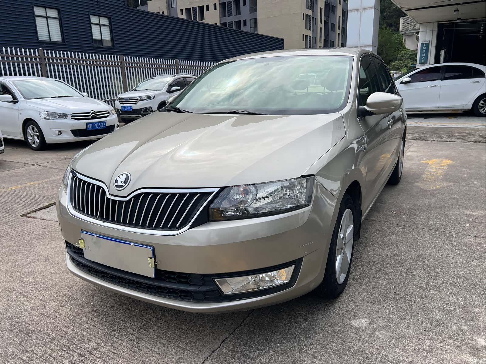 Skoda Rapid, 2013 3
