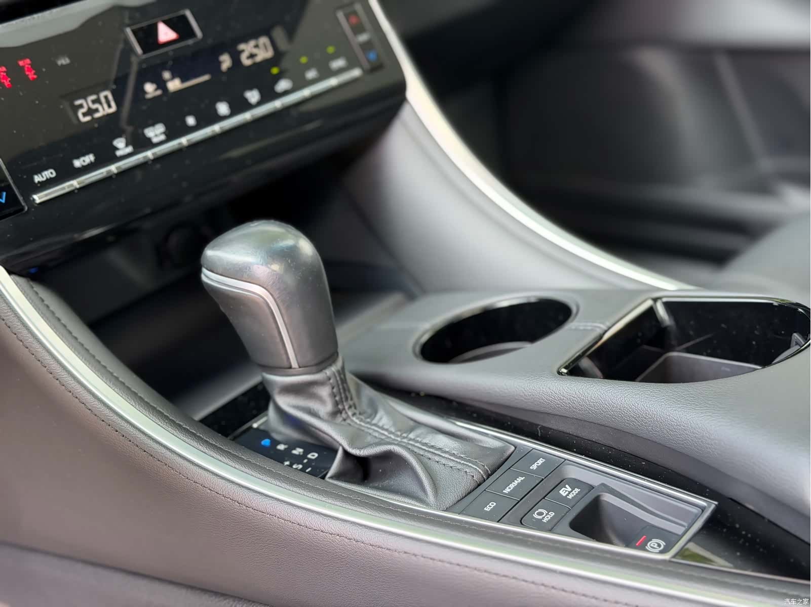 Toyota Avalon, 2022 9