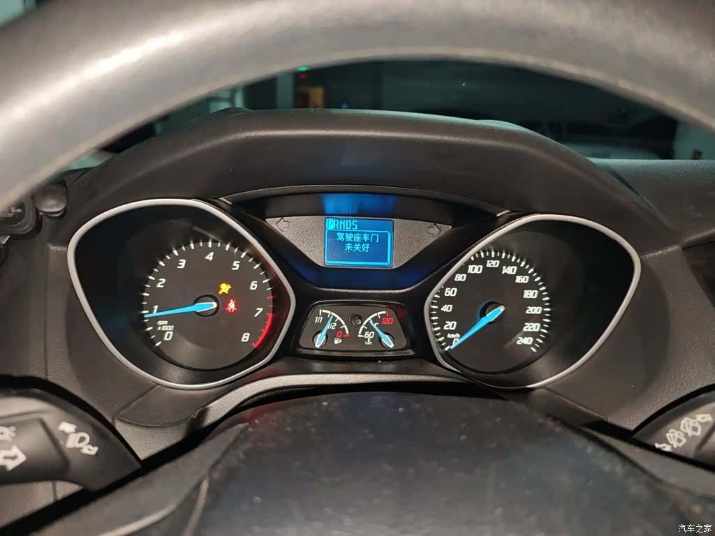 Ford Focus, 2015 8