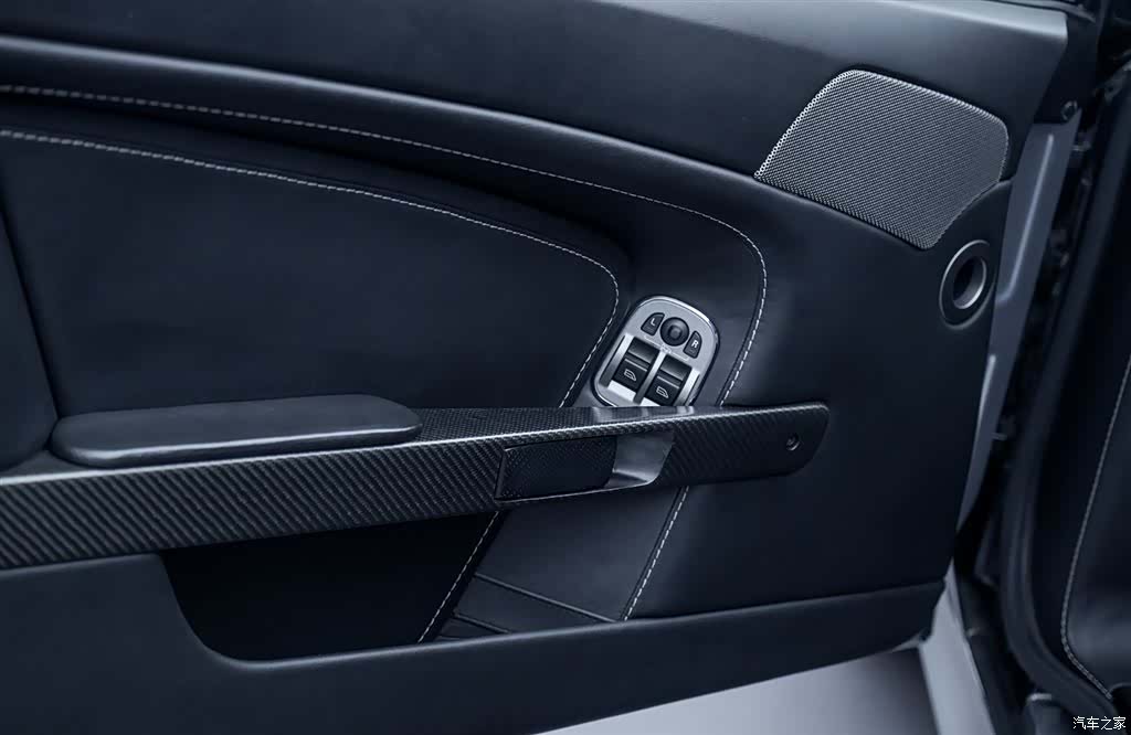 Aston Martin Vantage, 2011 20