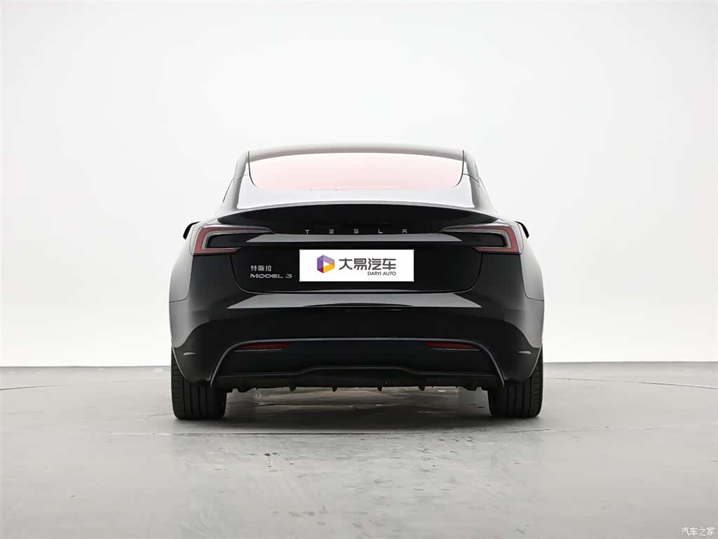 Tesla Model 3, 2024 4