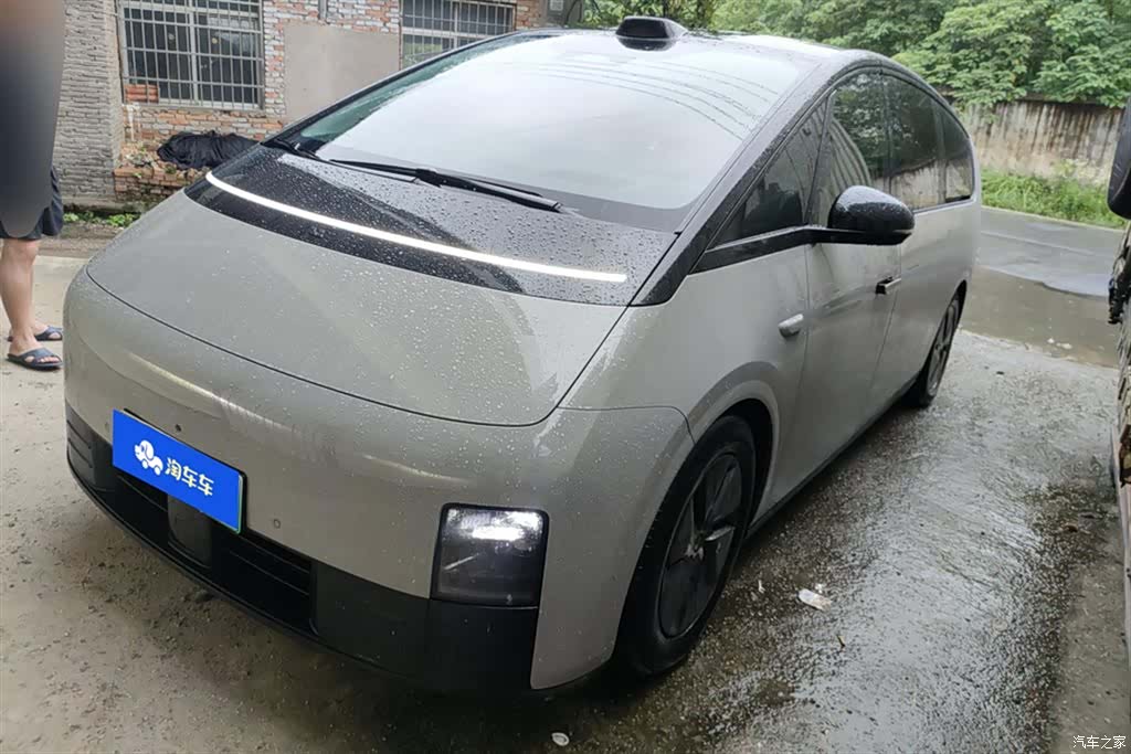 Li Auto MEGA, 2024 1