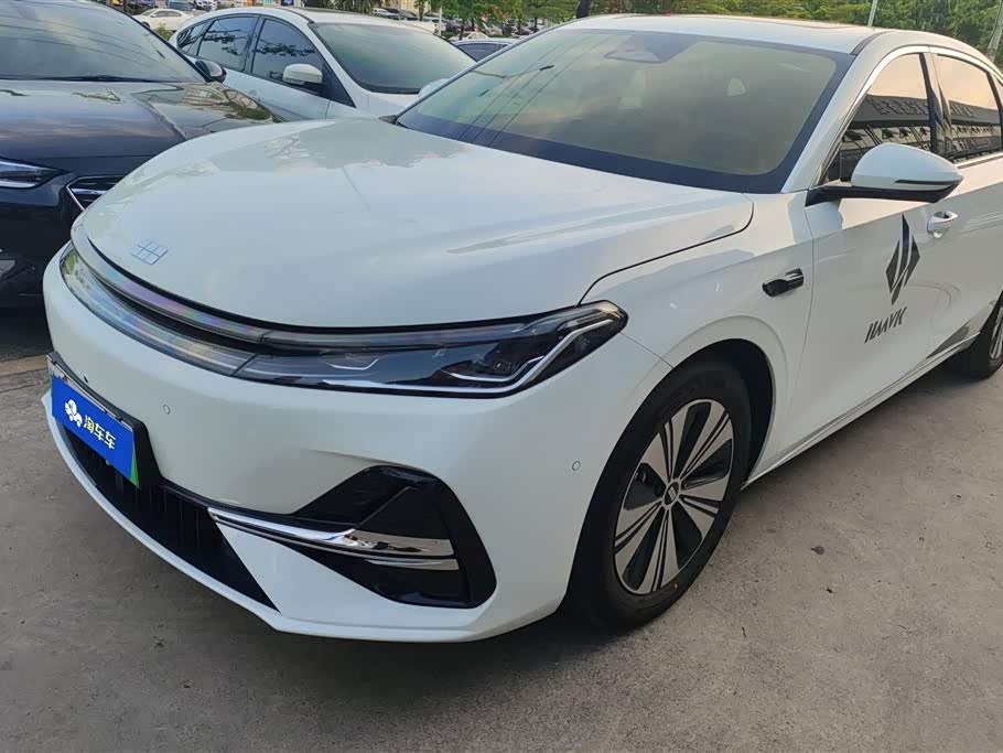 Geely Galaxy A7 EM