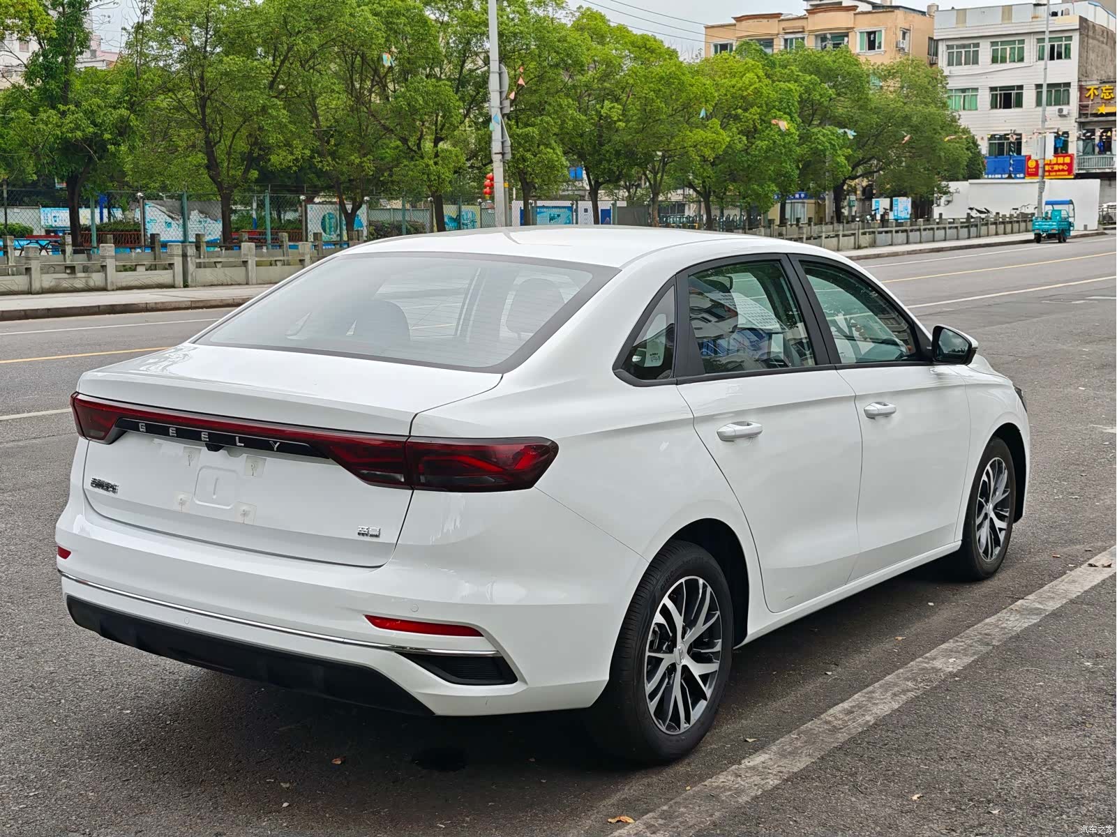 Geely Emgrand, 2026 12