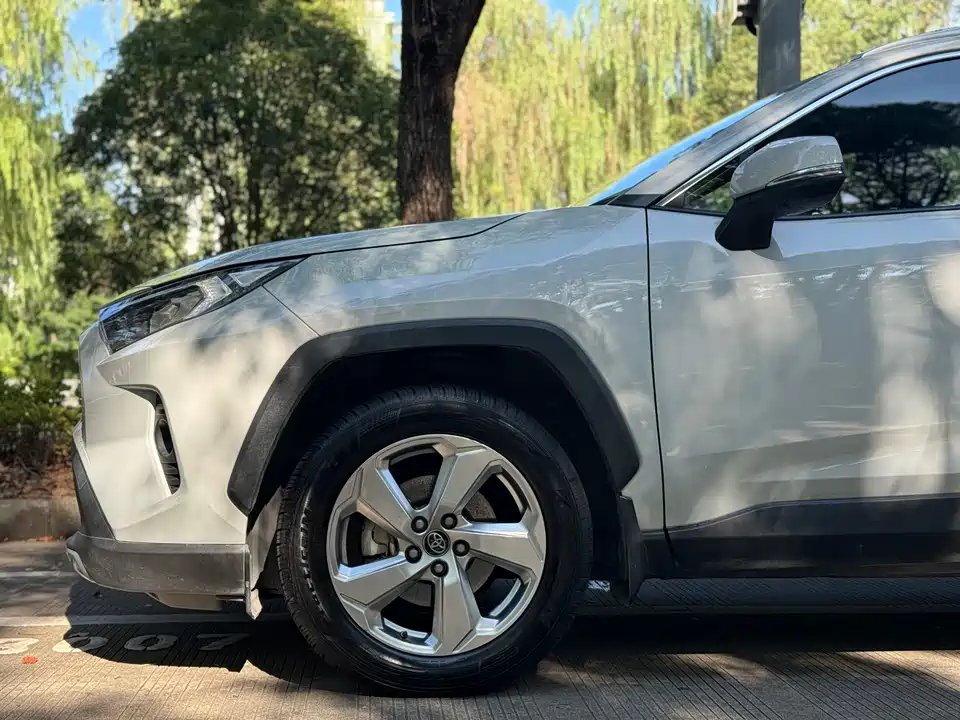 Toyota RAV4 Rongfang