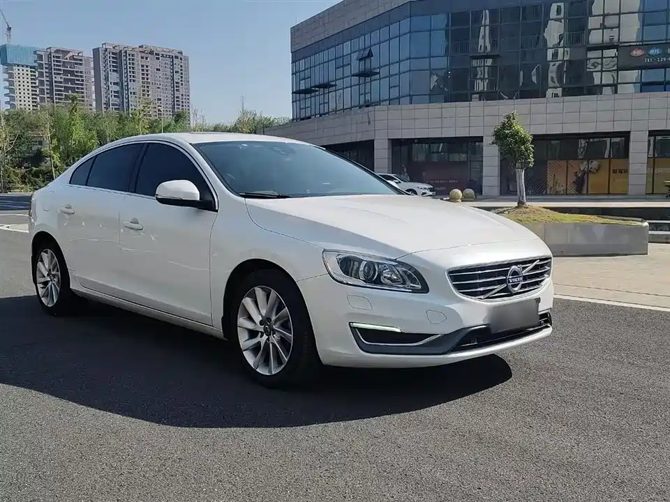 Volvo S60