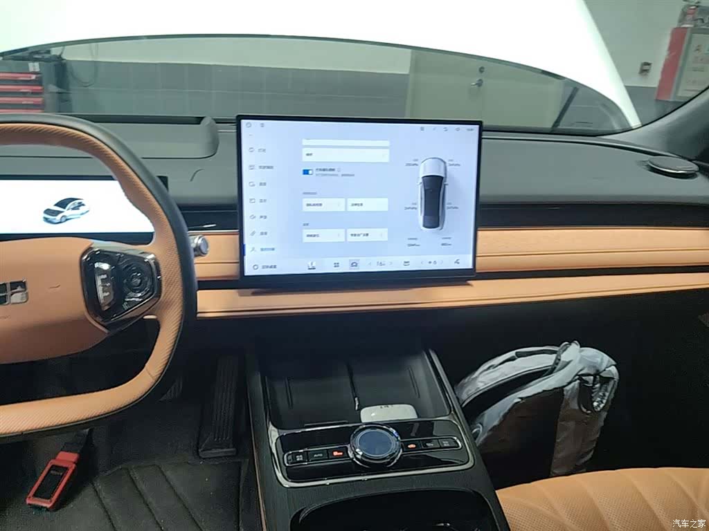 Geely 8, 2025 13