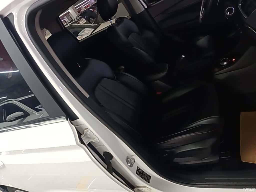 Wuling 360, 2018 25