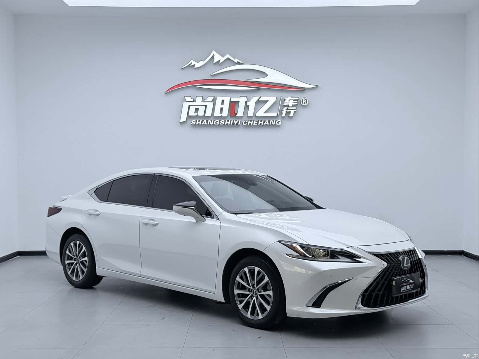 Lexus ES, 2024 3