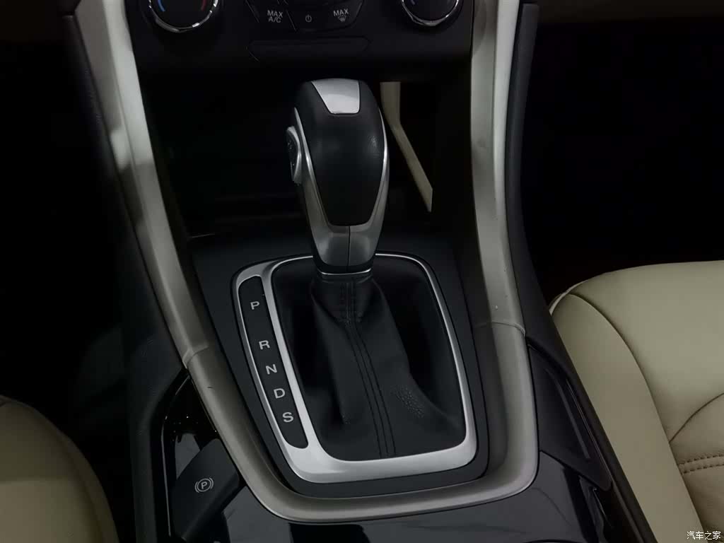 Ford Mondeo, 2014 13