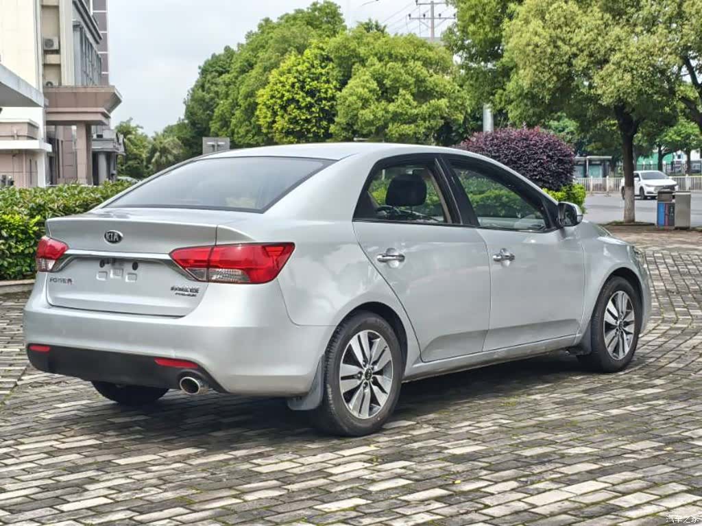 Kia GLS, 2014 7