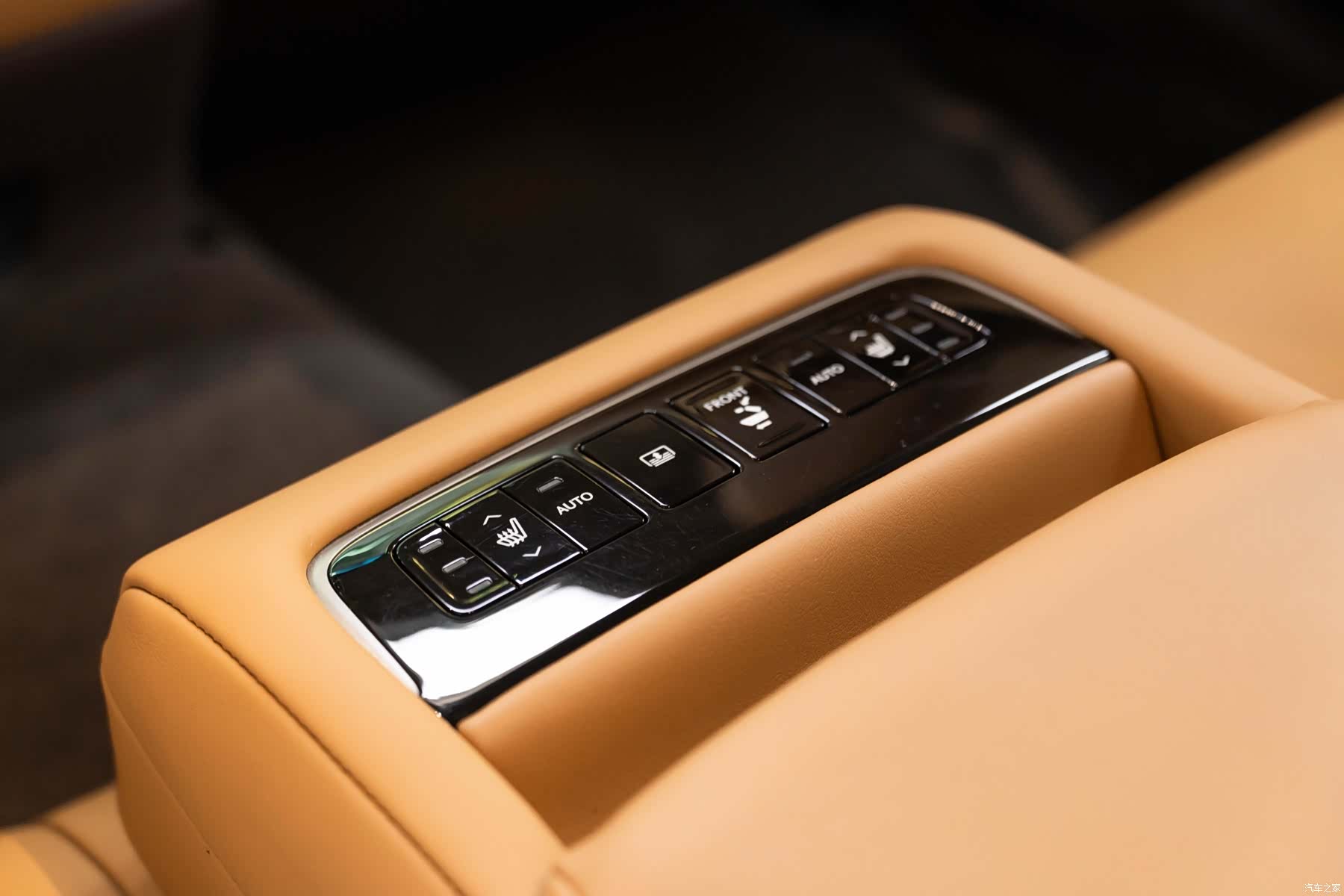 Lexus LS, 2019 18