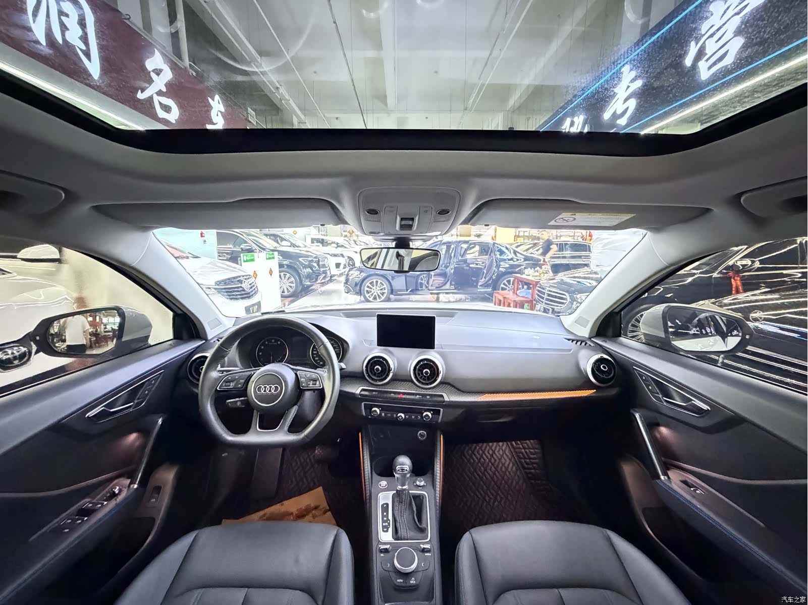 Audi Q2L, 2023 9