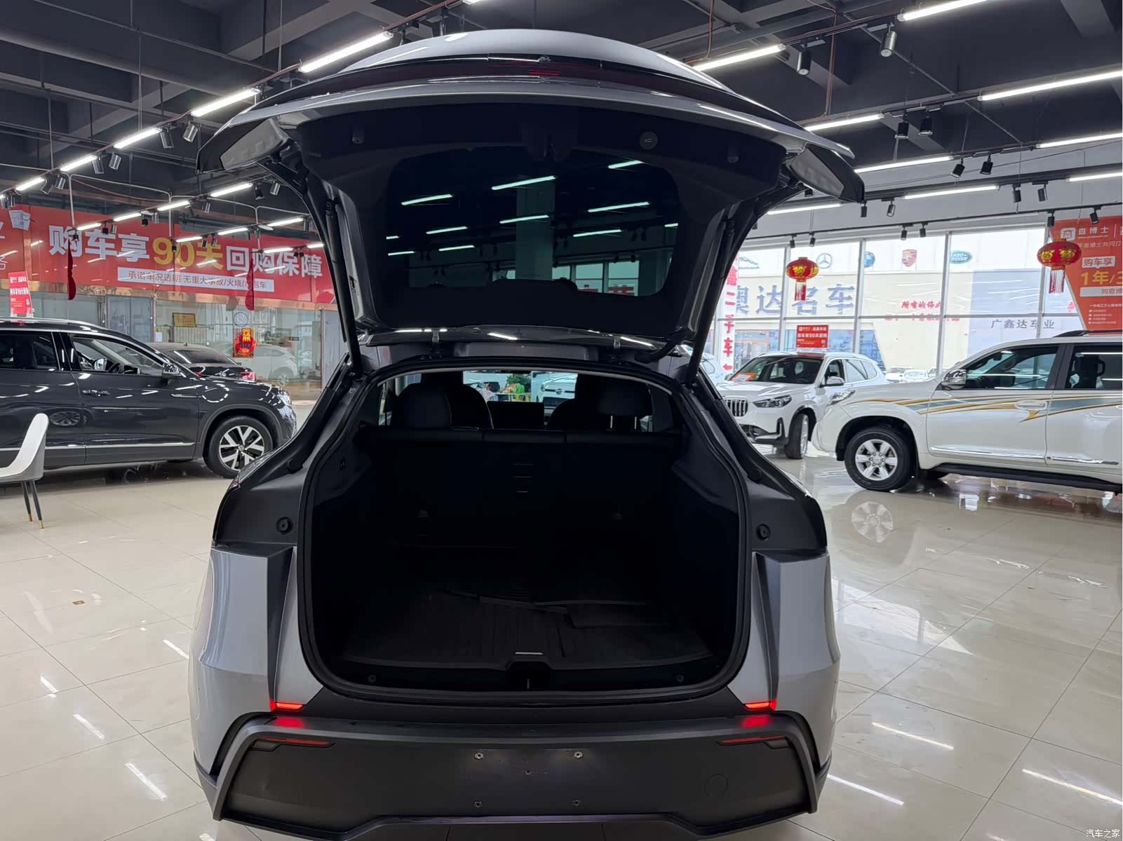 Tesla Model Y, 2025 14
