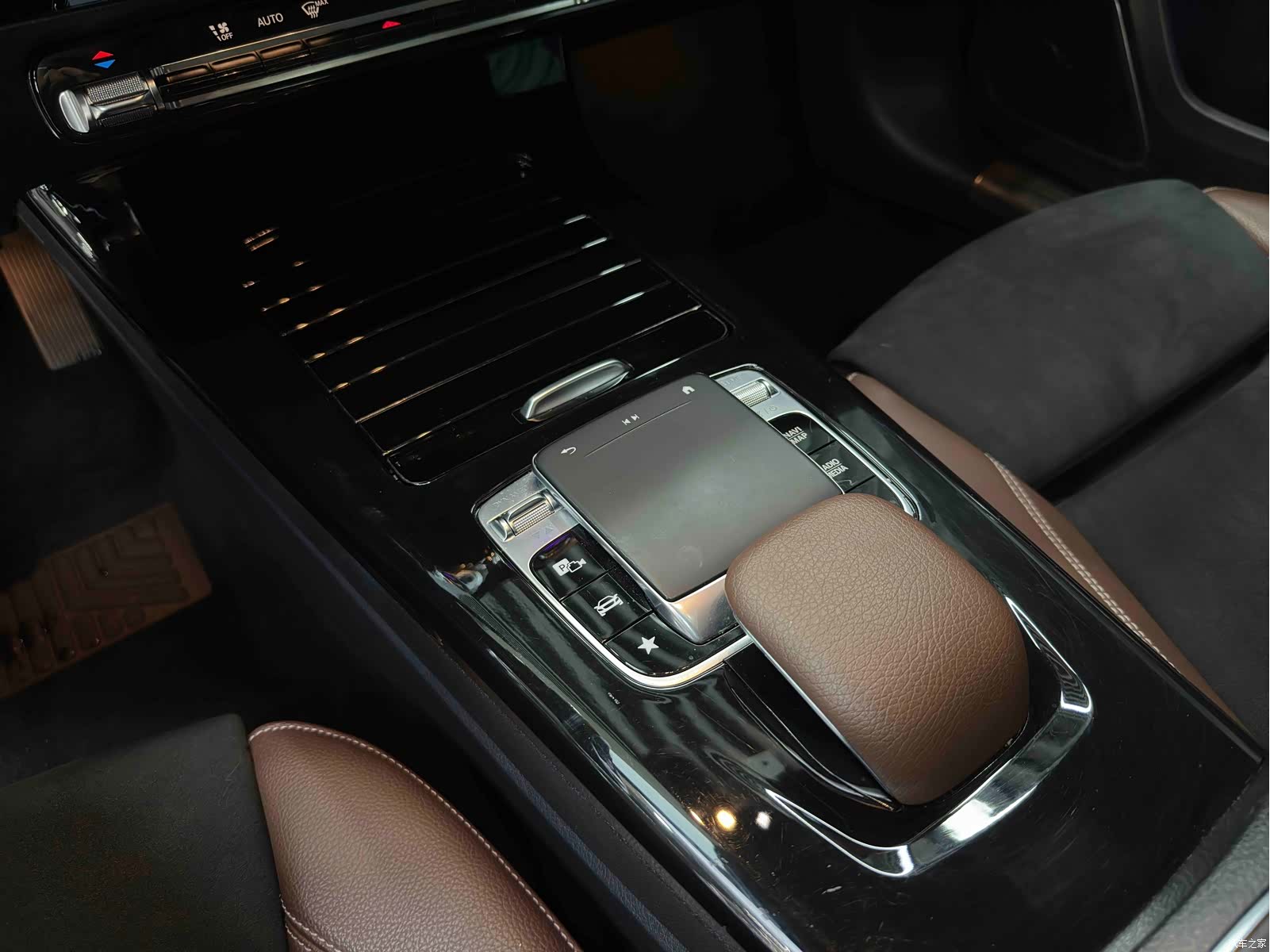 Mercedes-Benz A-Class, 2019 16