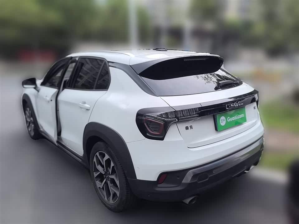 Lynk & Co 02