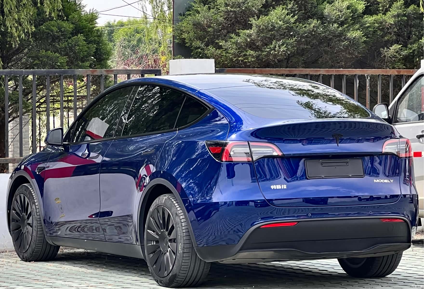 Tesla Model Y, 2022 3