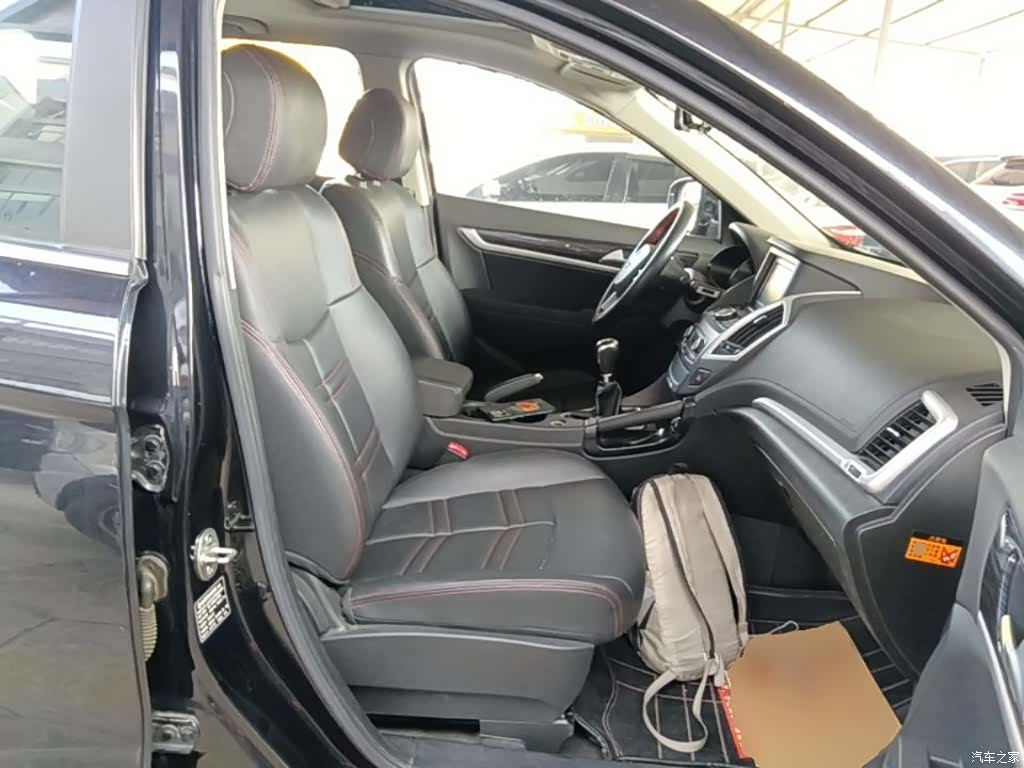 DongFeng AX7, 2017 25