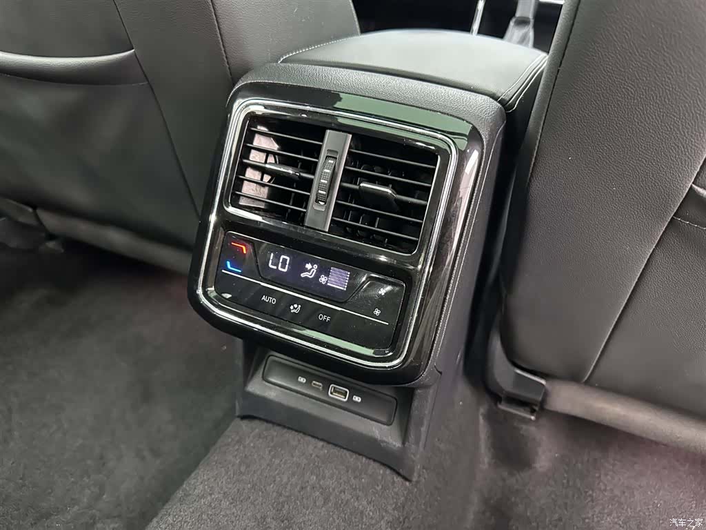 Volkswagen Passat, 2023 24