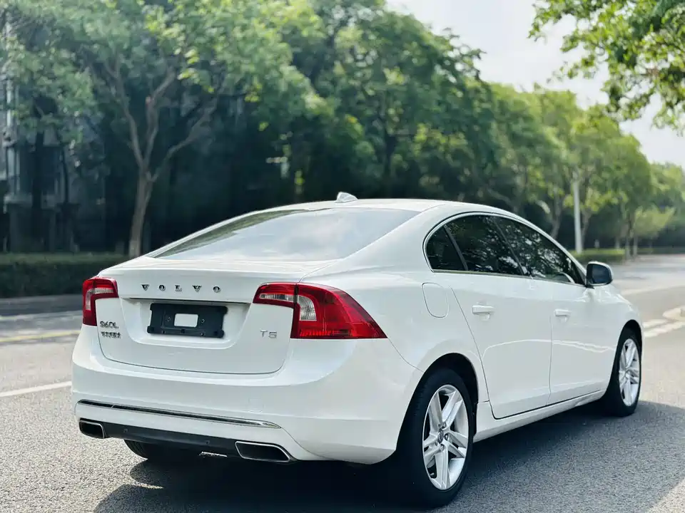 Volvo S60