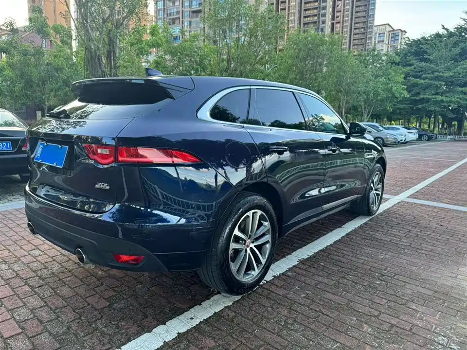 Jaguar F-PACE