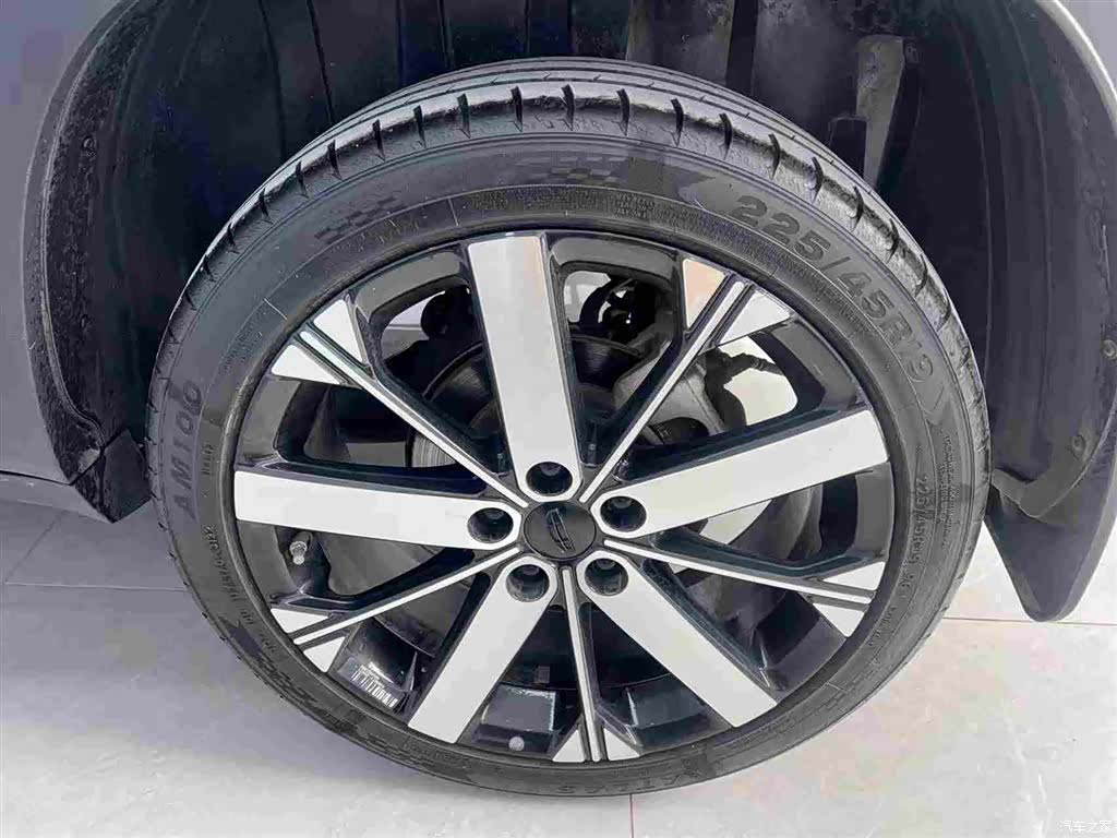Geely Icon, 2022 15