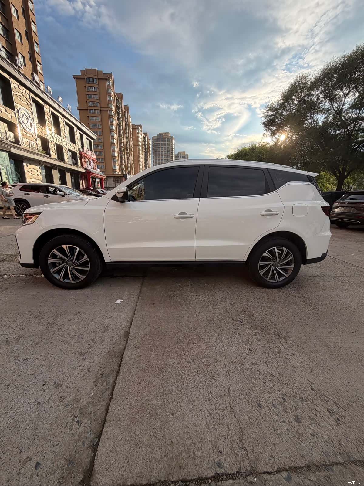 Geely X6, 2022 8