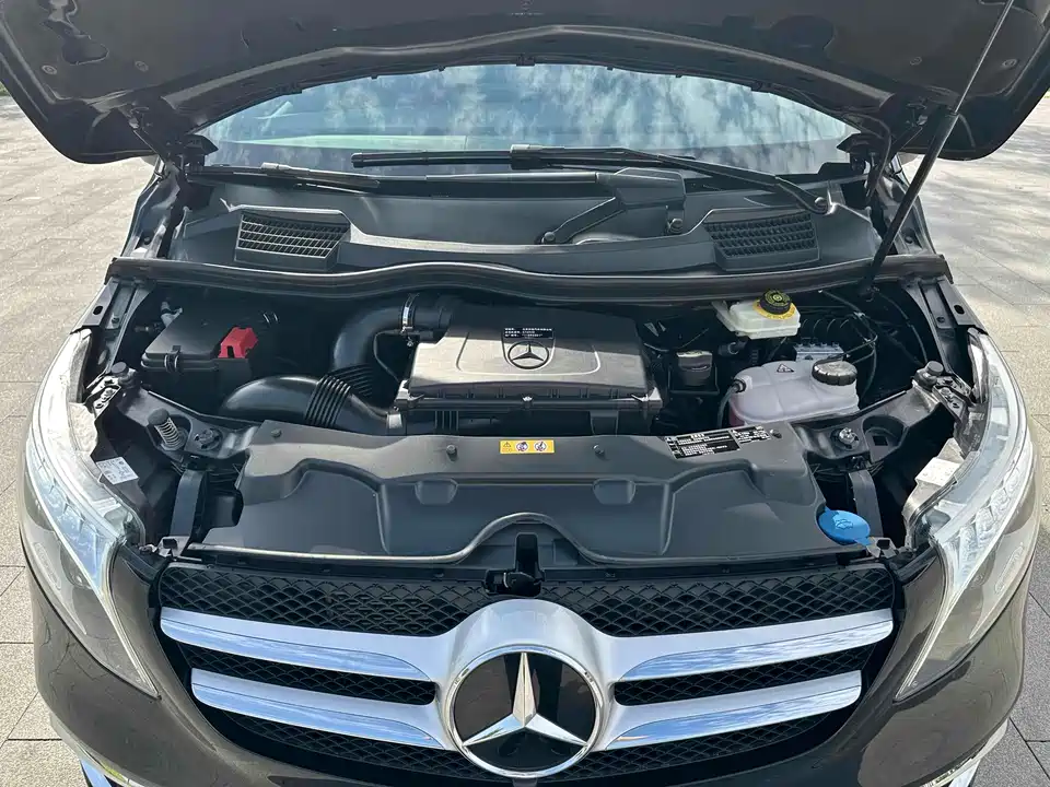 Mercedes-Benz V-class