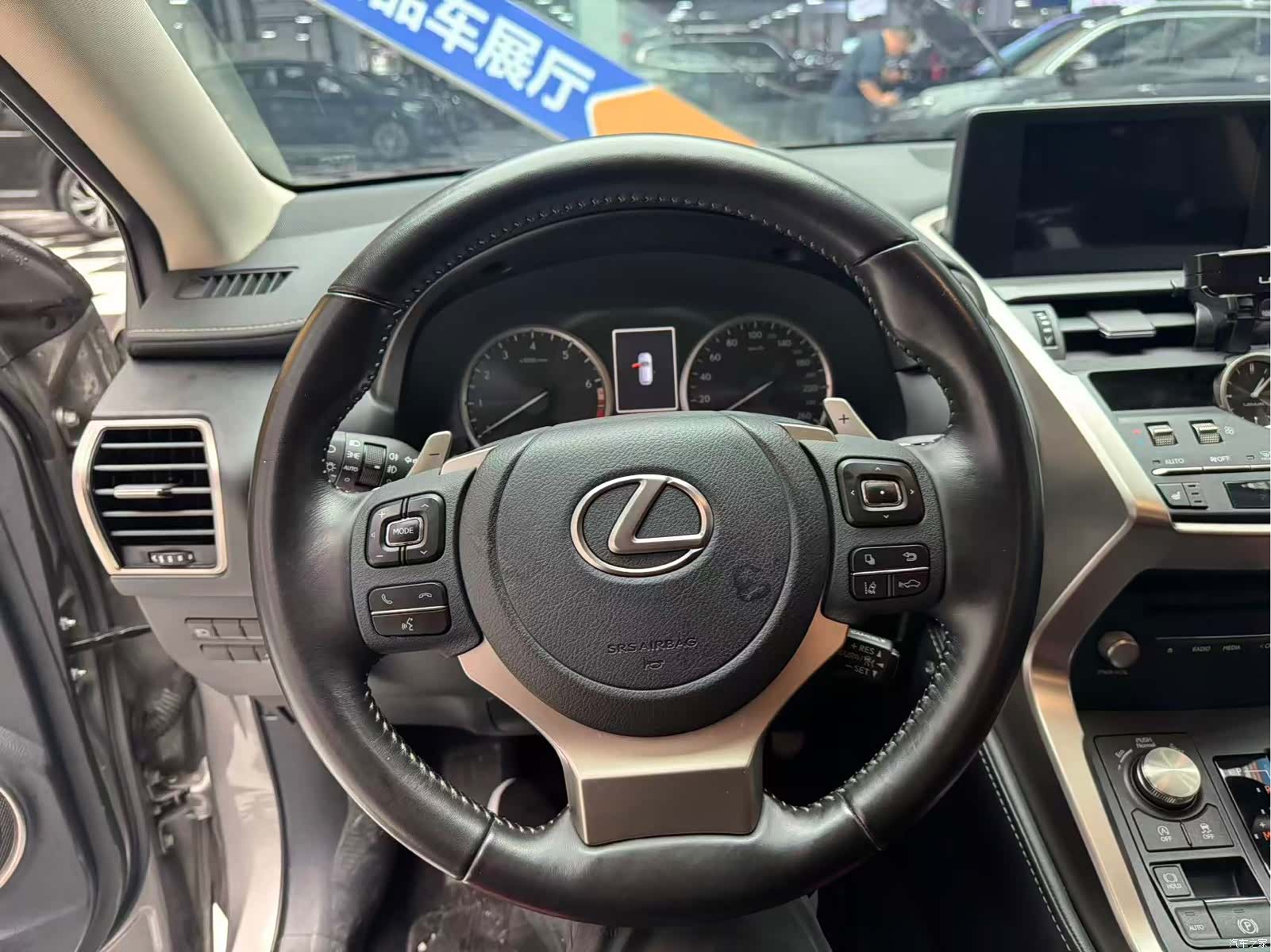 Lexus NX, 2021 14