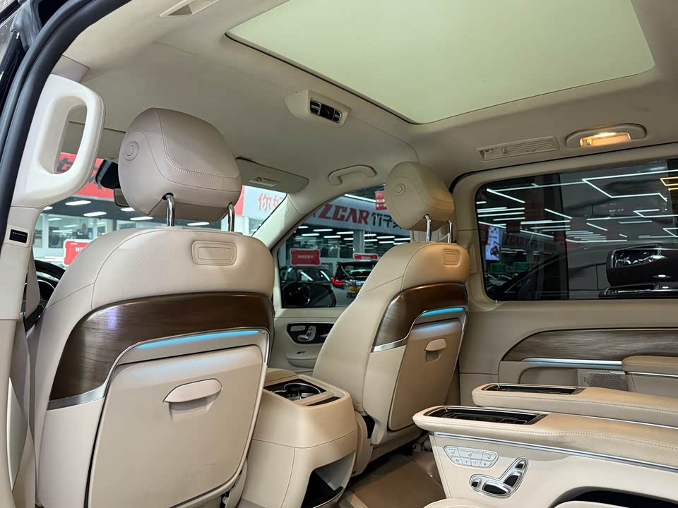 Mercedes-Benz V-class