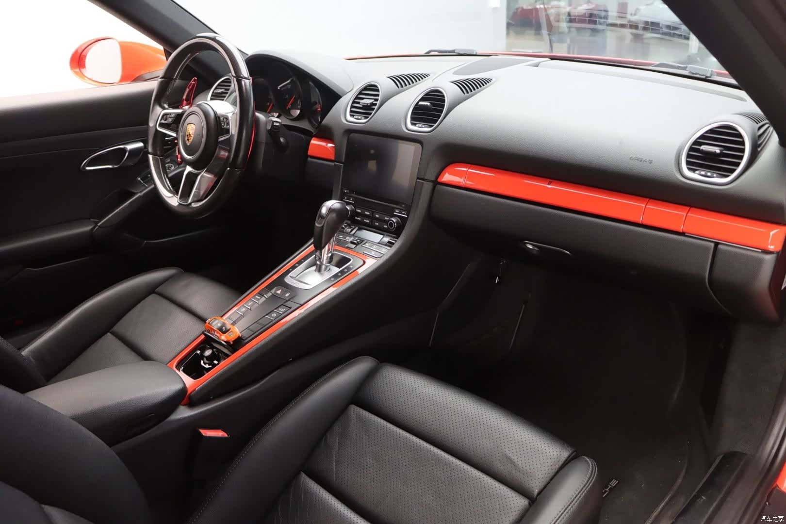 Porsche Cayman, 2018 11