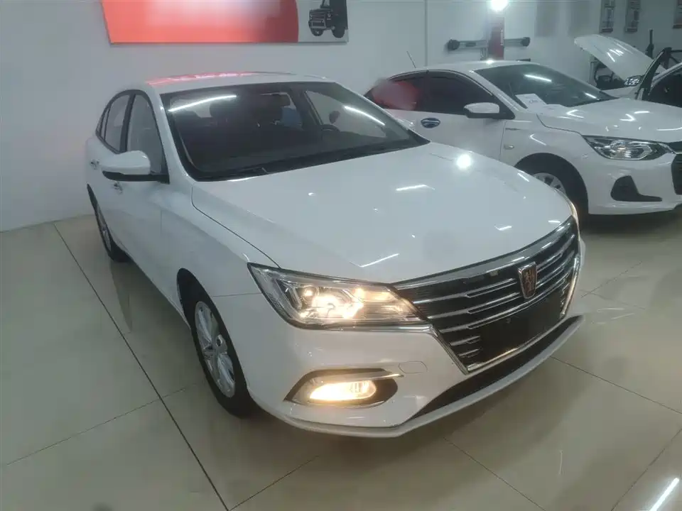 Roewe i5