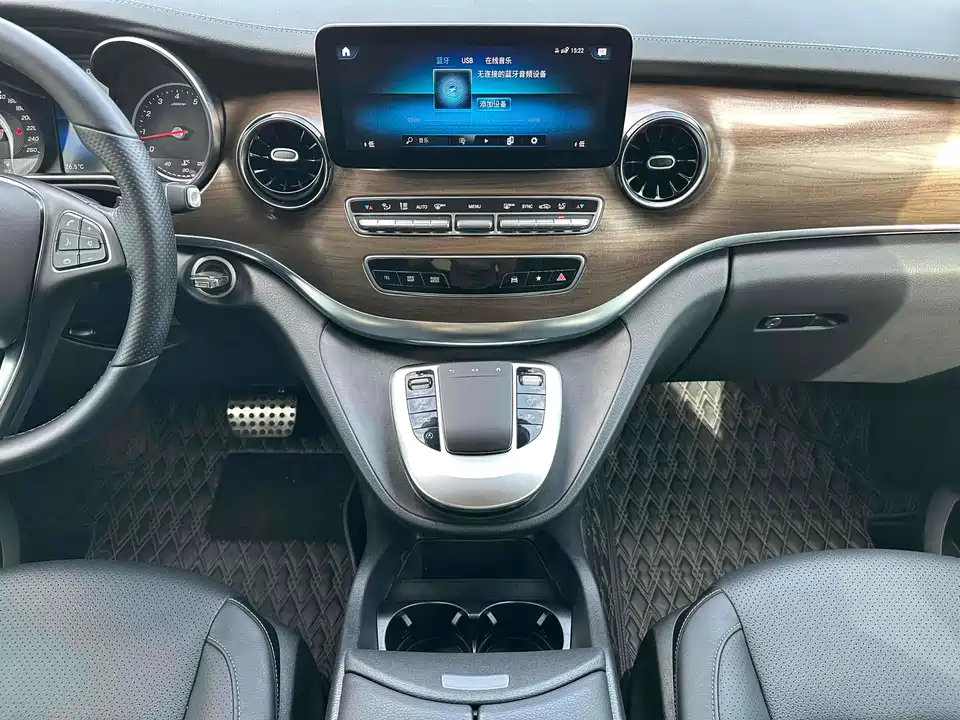 Mercedes-Benz V-class