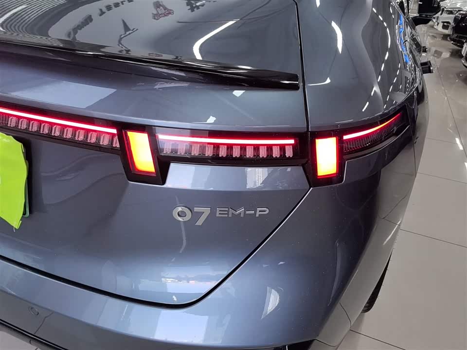 Lynk & Co 07 EM-P