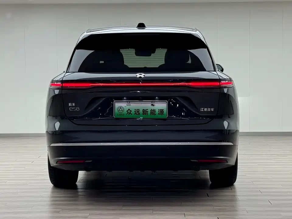 NIO ES8