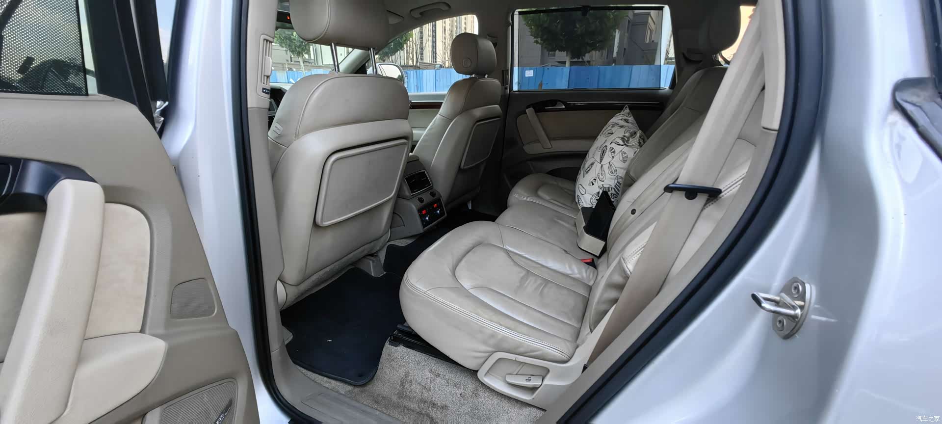 Audi Q7, 2009 6