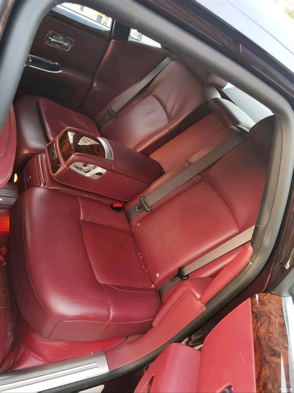 Rolls-Royce Ghost, 2012 9