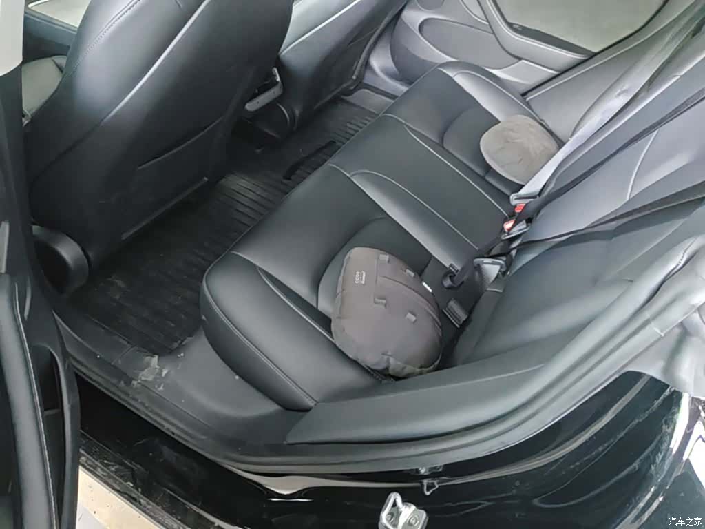 Tesla Model 3, 2023 17