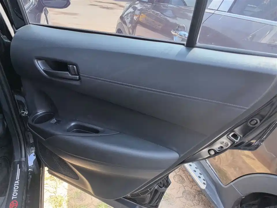 Toyota Corolla Sharp amplifier