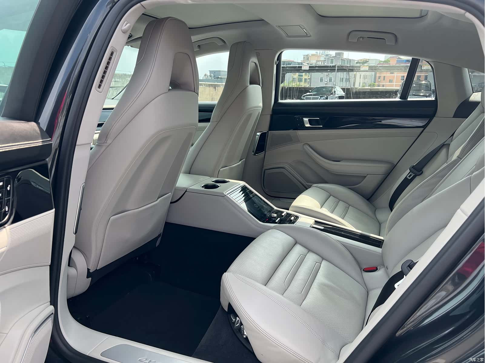 Porsche Panamera, 2018 13