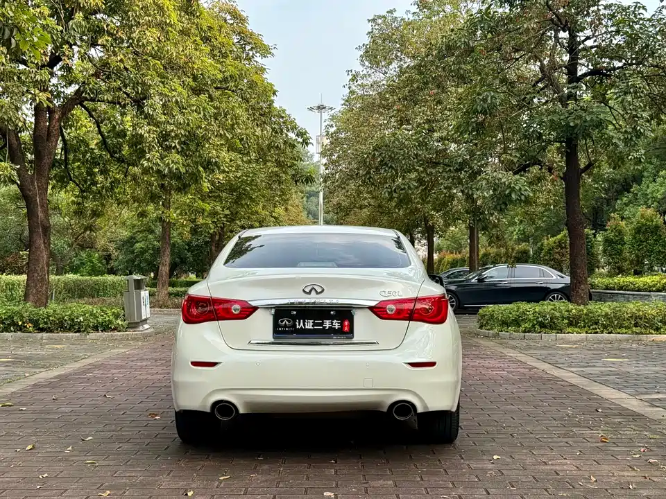 Infiniti Q50L