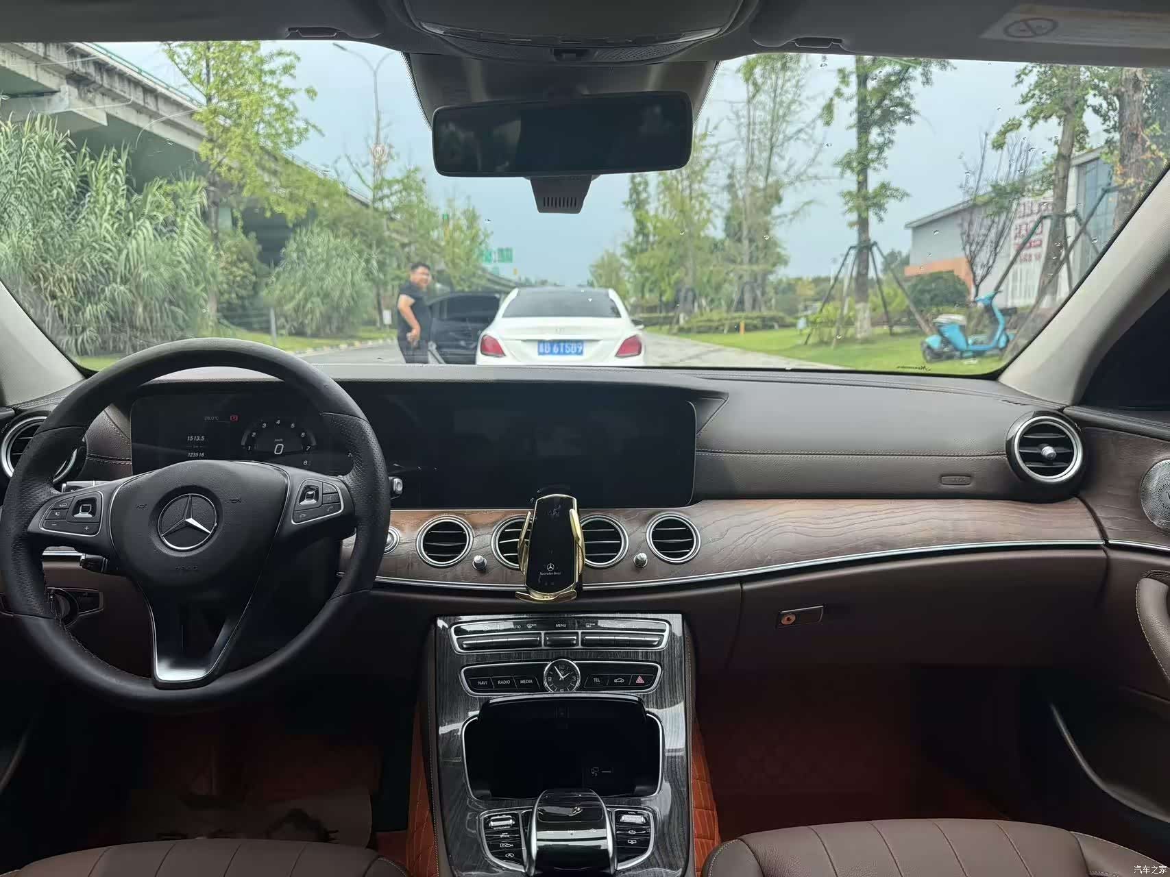 Mercedes-Benz E-Class, 2016 9