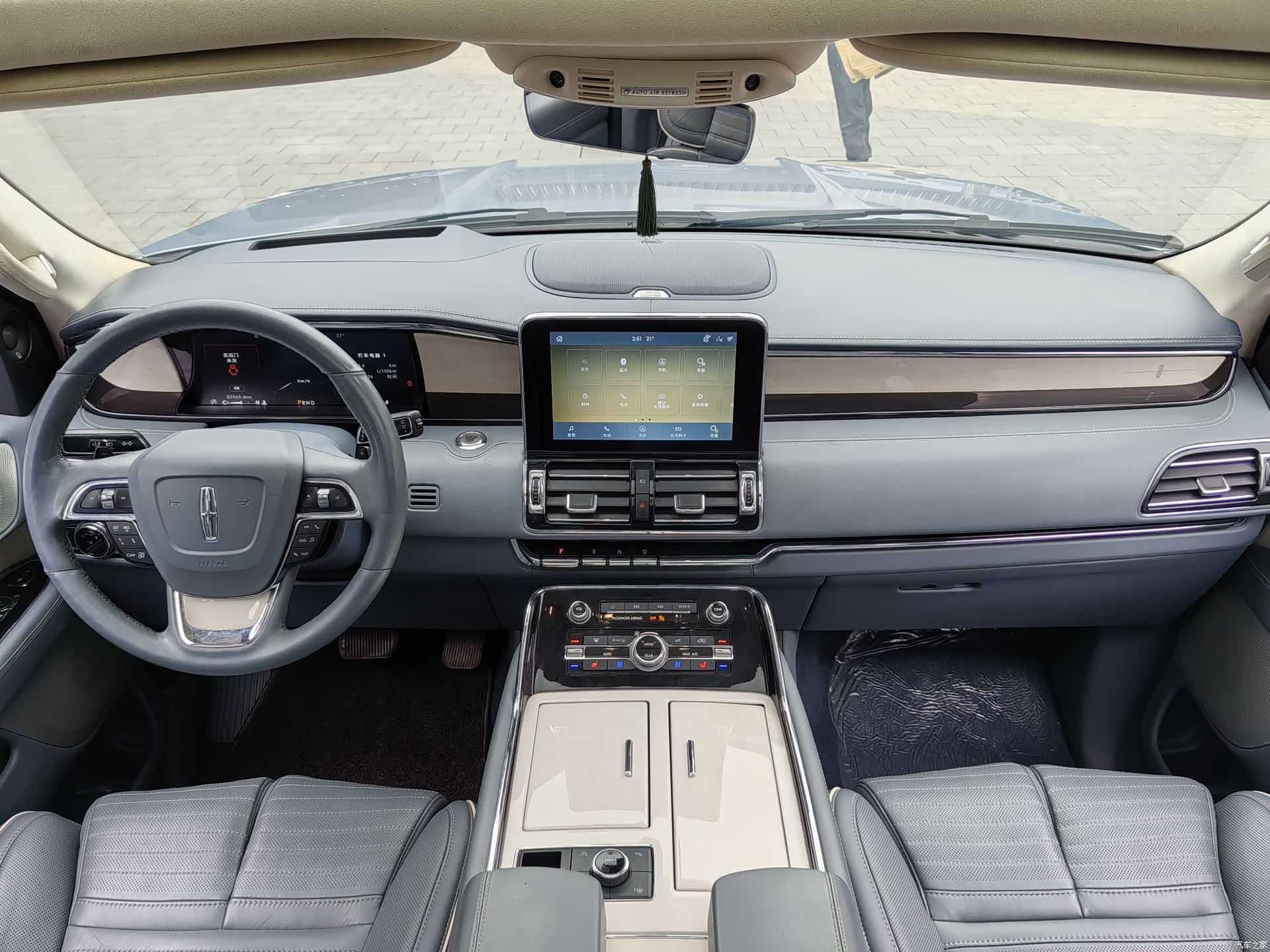 Lincoln Navigator, 2021 12