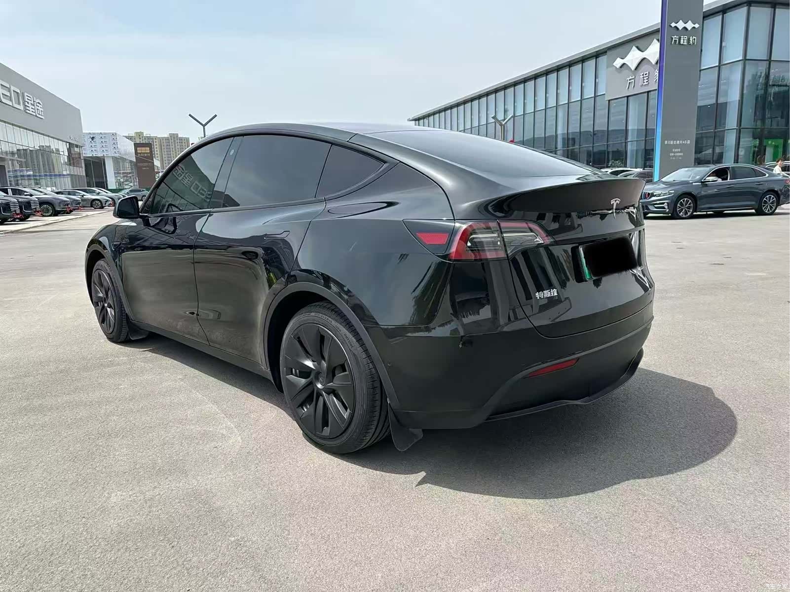 Tesla Model Y, 2023 9