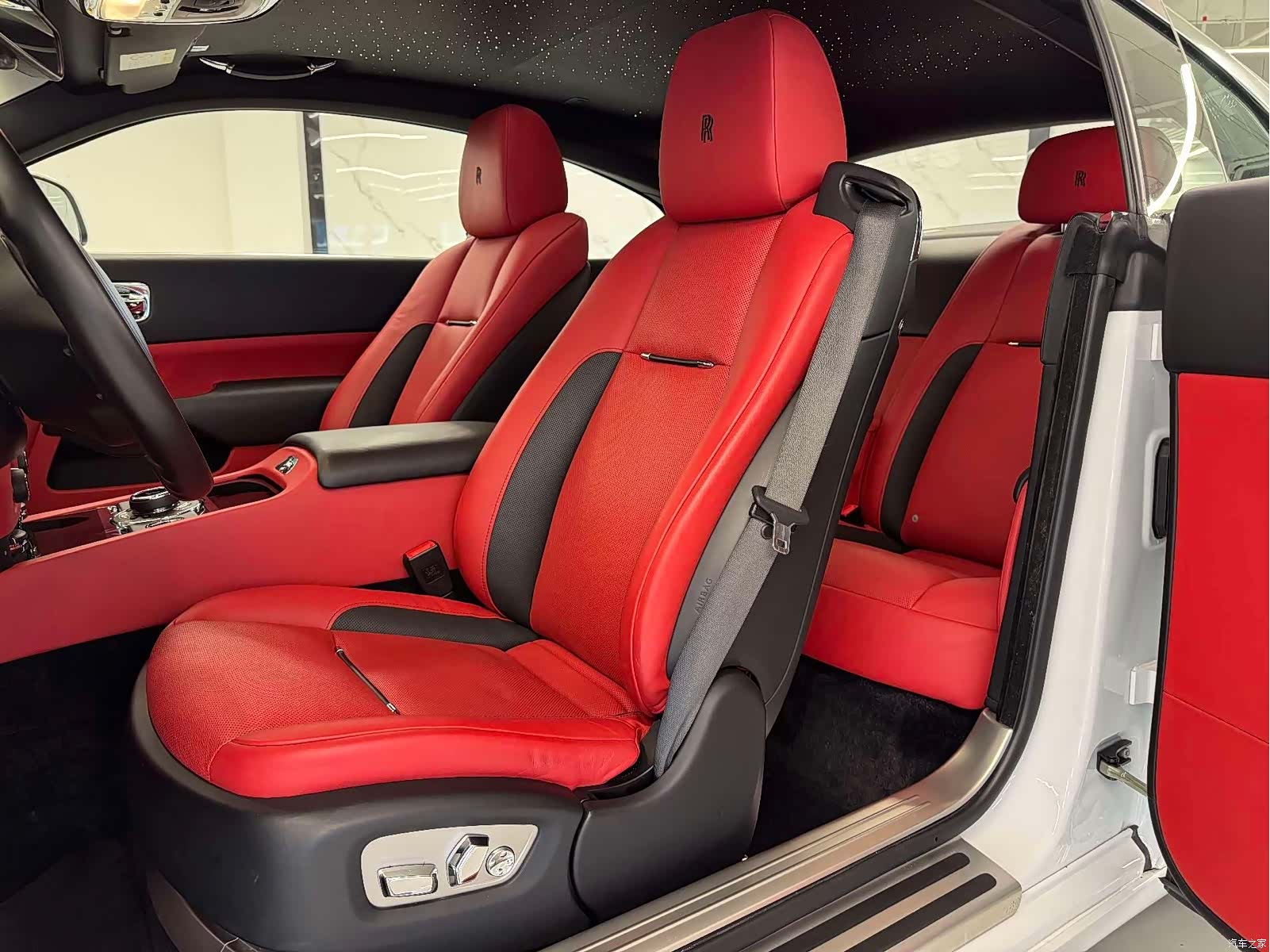 Rolls-Royce Wraith, 2020 все фото