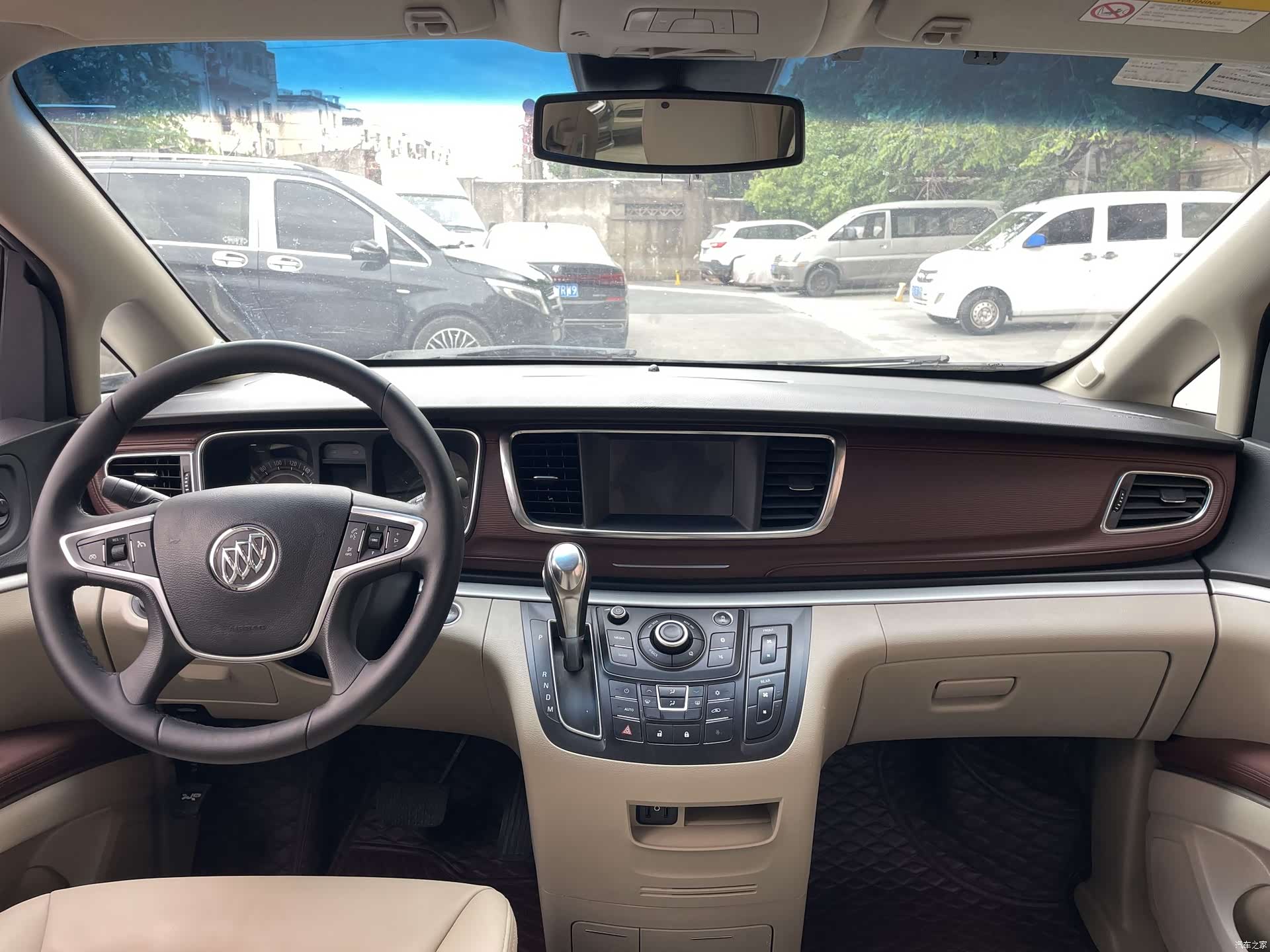Buick GL8, 2018 13